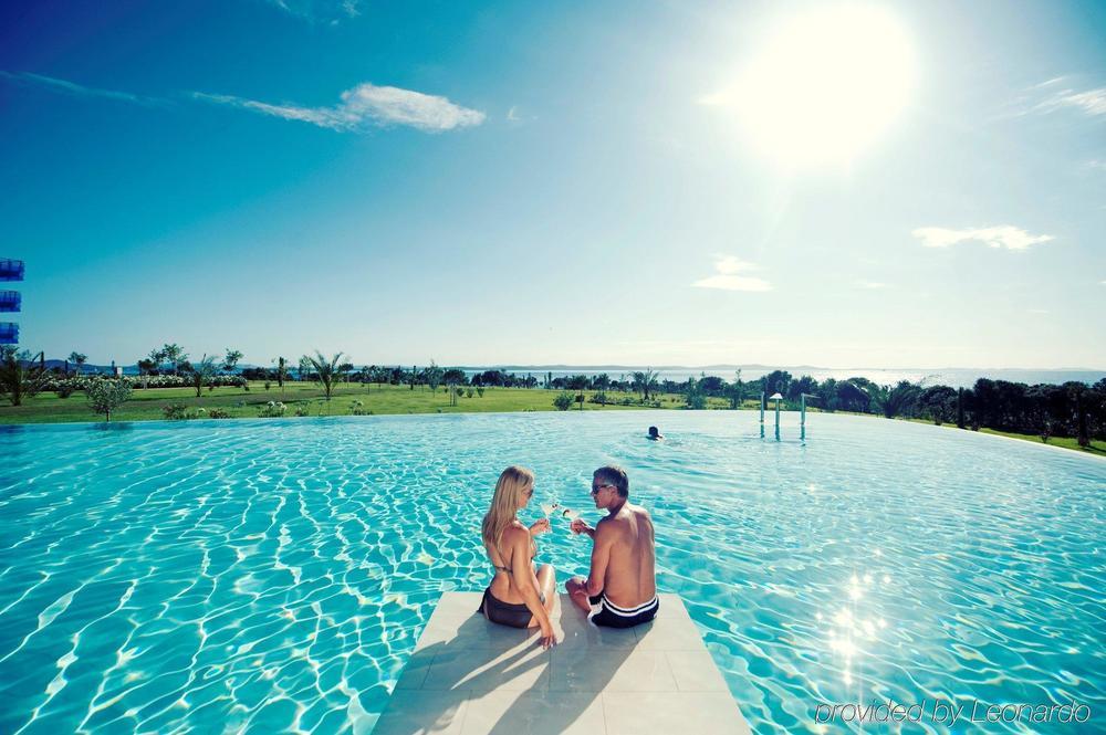Falkensteiner Family Hotel Diadora Petrčane Dış mekan fotoğraf Infinity pool