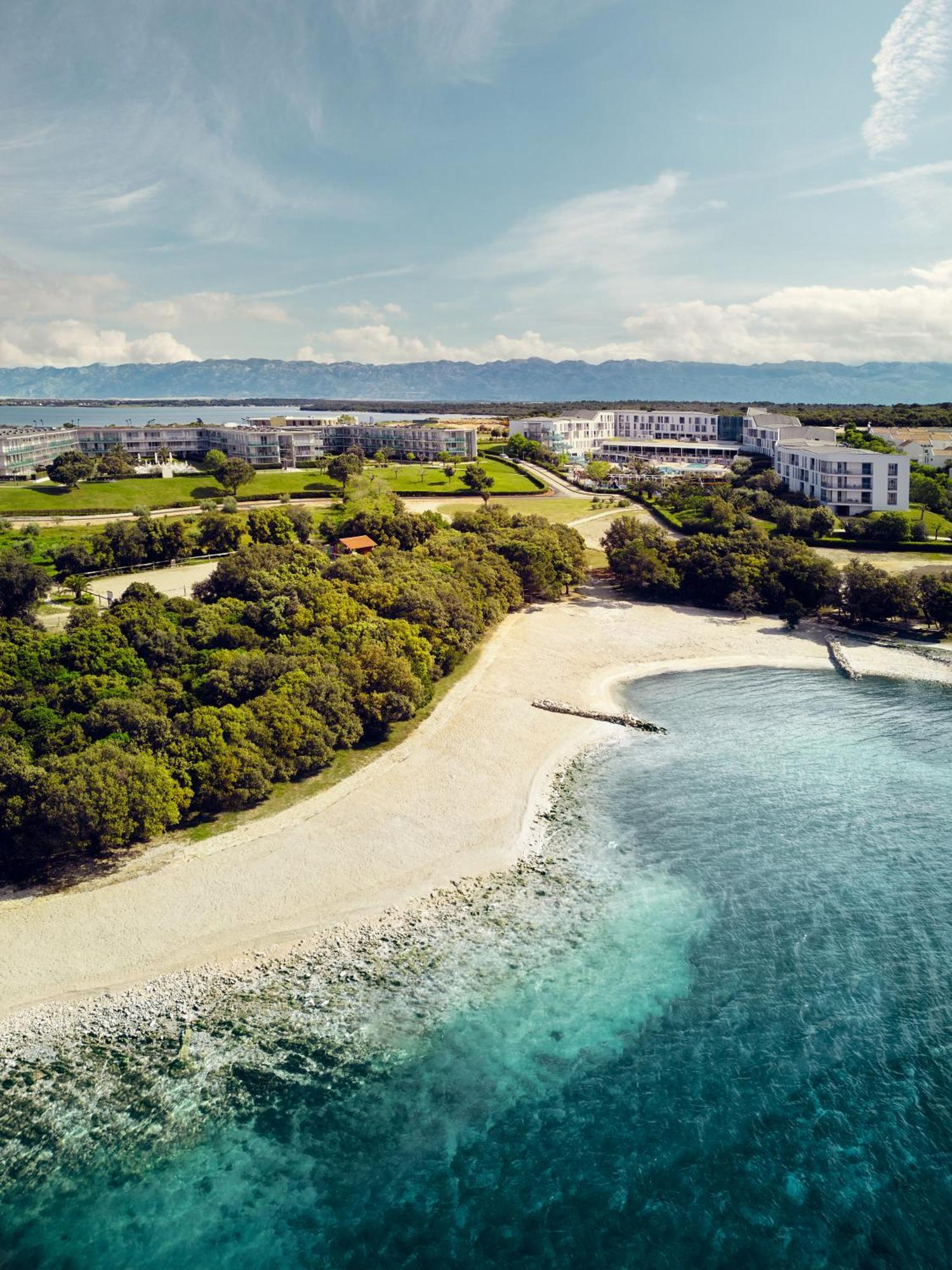 Falkensteiner Family Hotel Diadora Petrčane Dış mekan fotoğraf Aerial view of the resort